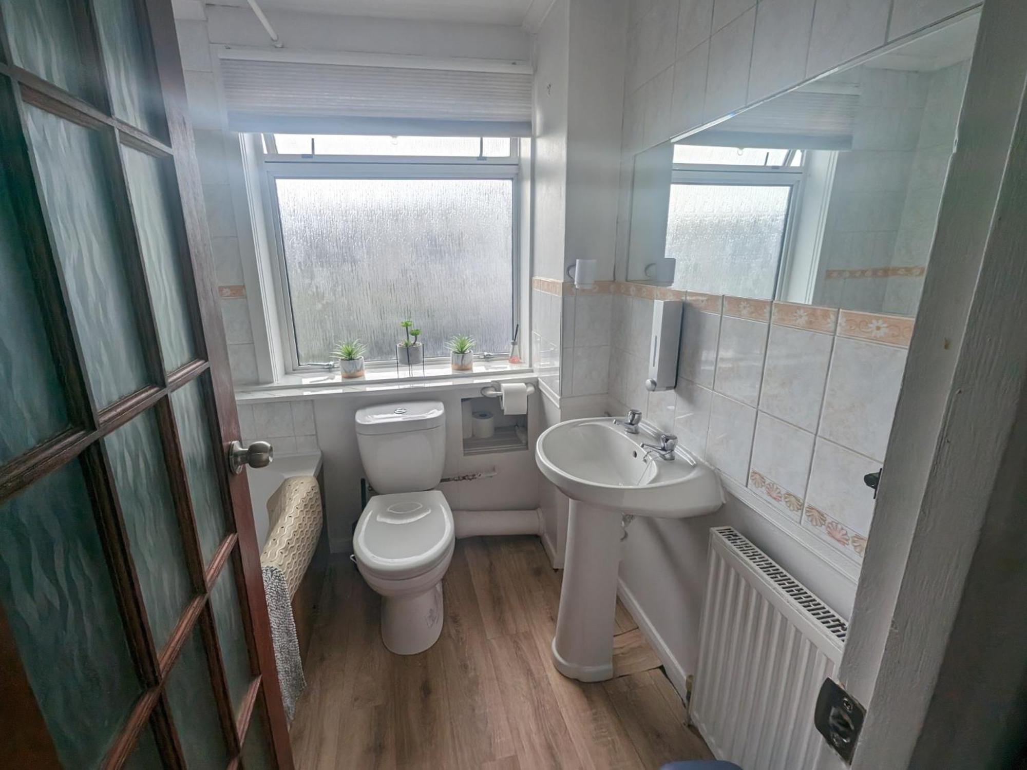 Gorgeous Full Home In Единбург Екстериор снимка